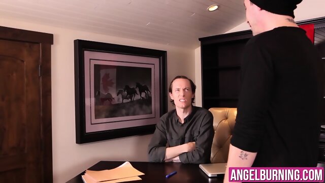 Hot chubby goth babe sucks a fat cock for her extra tip