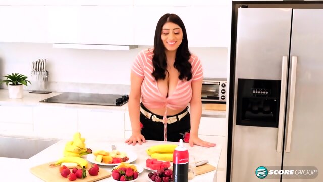 Luna Bunny Sends JMac To The Moon