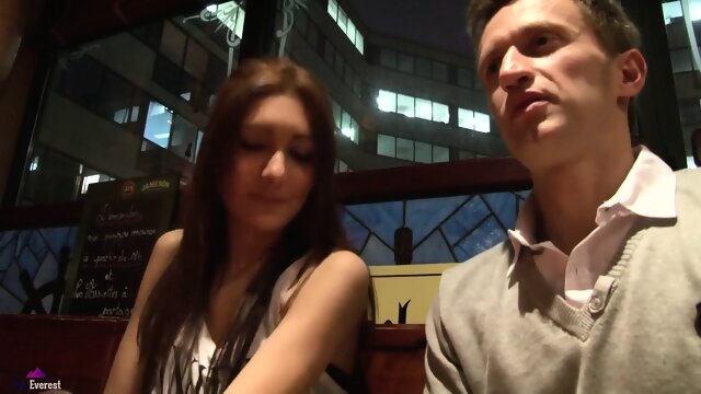 Petite Brune Decouvre L'anal En Casting