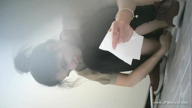 chinese girls go to toilet.308