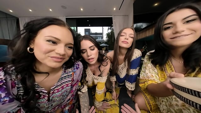 Four Girls Vr