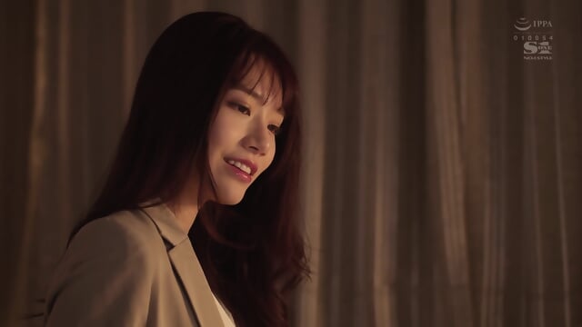 shared a room with my smooth mature boss and she is really good with it