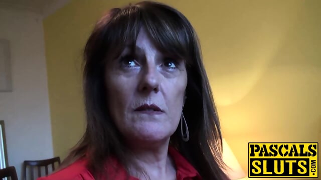 Divorced mature lady Pandora enjoys having submissive sex