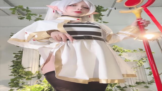 Umeko J - Frieren: Beyond Journey's End Cosplay